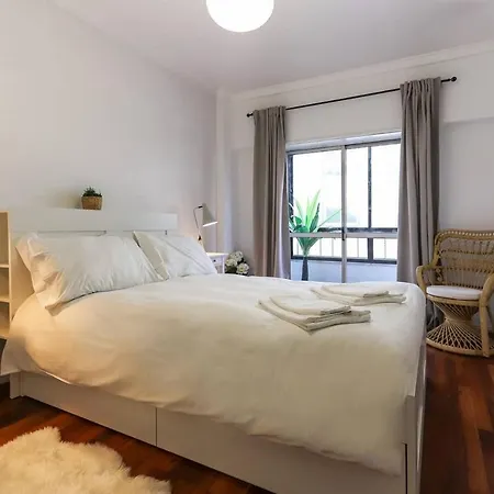 Stylish With Private Terrace And Garage Apartamento Lisboa
